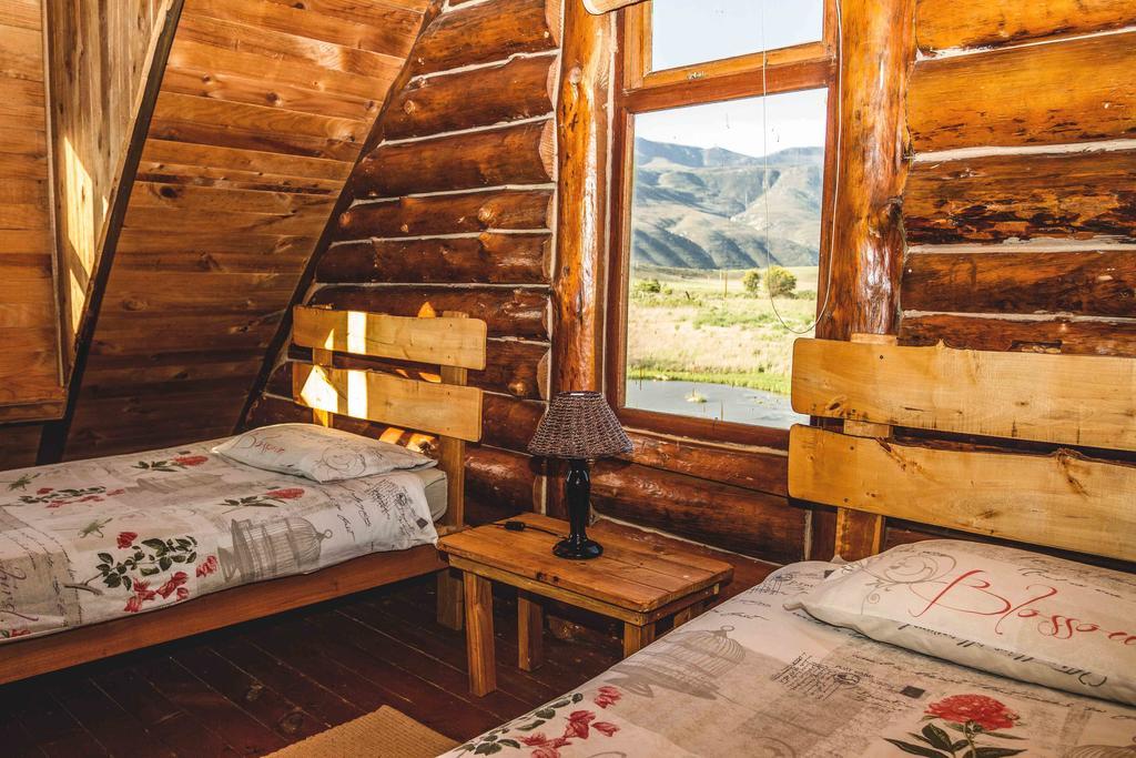 A Log Home At Buffalo Creek Buffeljagsrivier المظهر الخارجي الصورة