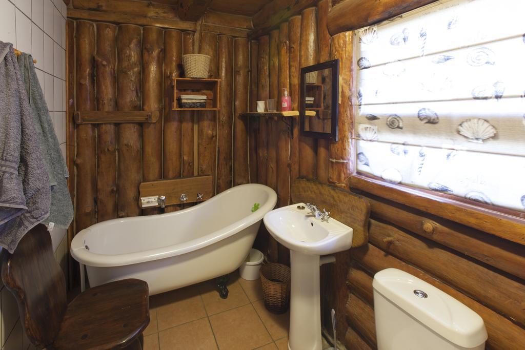 A Log Home At Buffalo Creek Buffeljagsrivier المظهر الخارجي الصورة